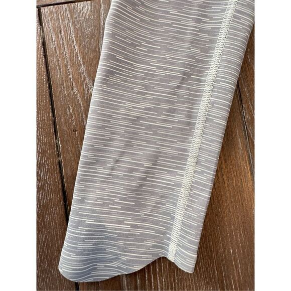 Gymshark Speed Leggings Green and Grey Stripes Women’s Size Small - Picture 2 of 11